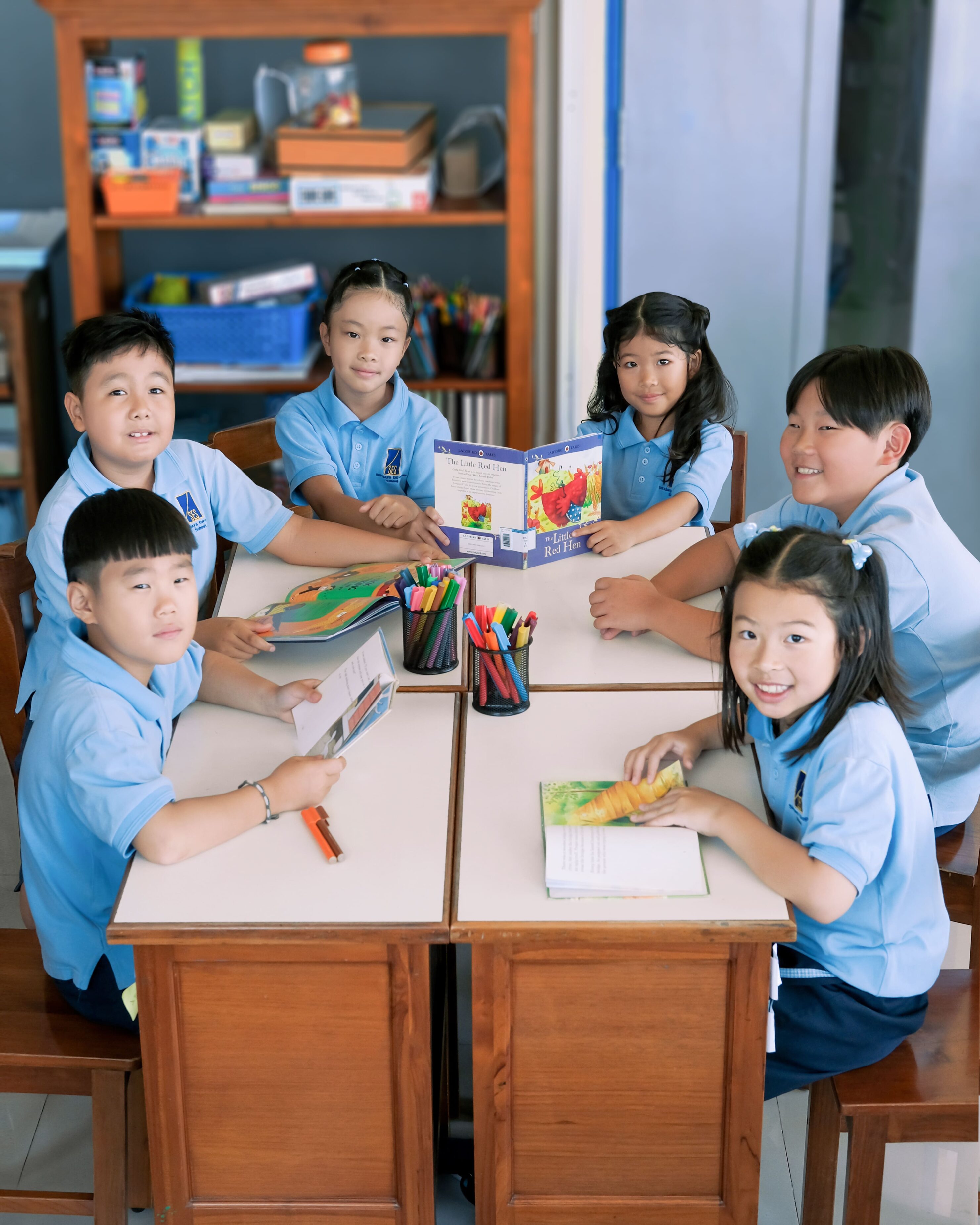 Lunchtime Natter, Lifetime Connections: How SES Round Table Discussions Grow Proper Social Skills